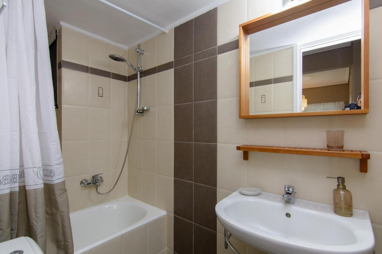 Apt 48, Cozy Apartment In Kalamata City Center Ngoại thất bức ảnh